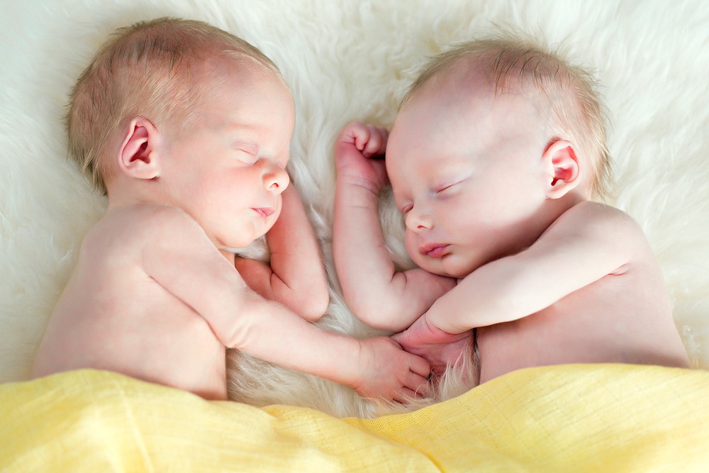 Comprehensive Guide To Caring For Twins_ Nurturing Their Feeding And Sleeping Needs
