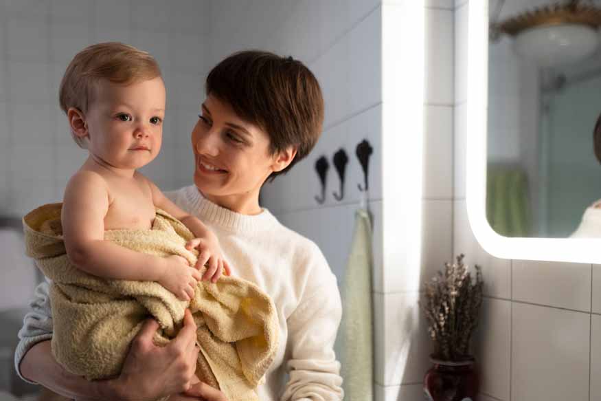 showering-safely-with-your-baby