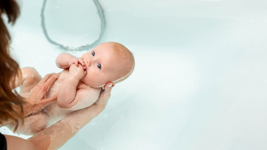 newborn-bathing