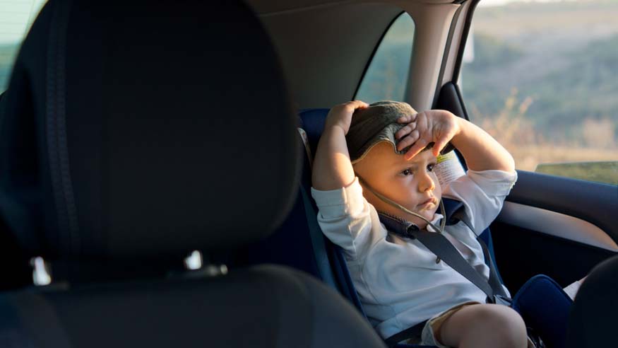 kid-alone-in-car