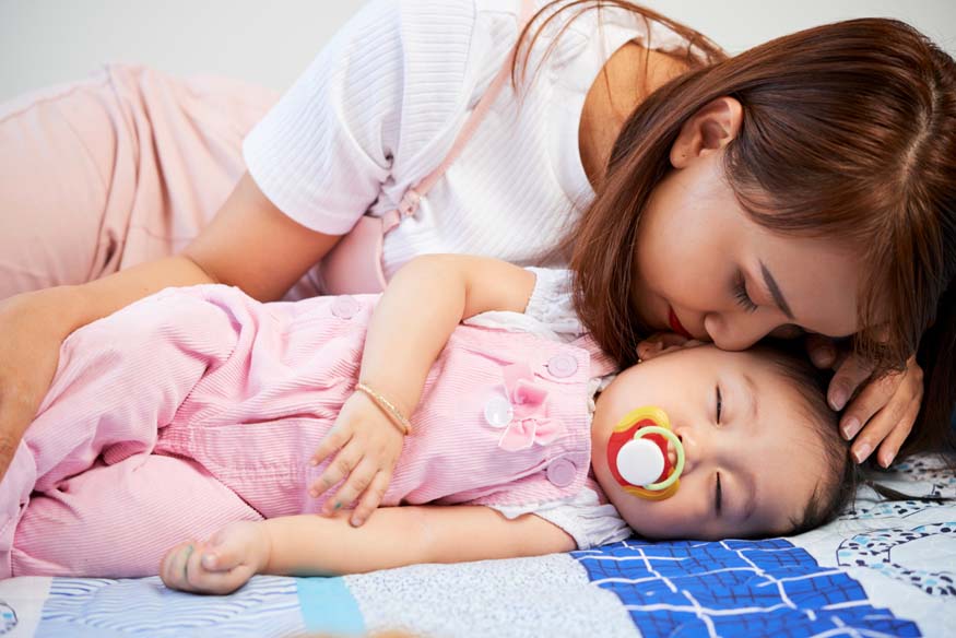 parent-forcing-children-to-sleep